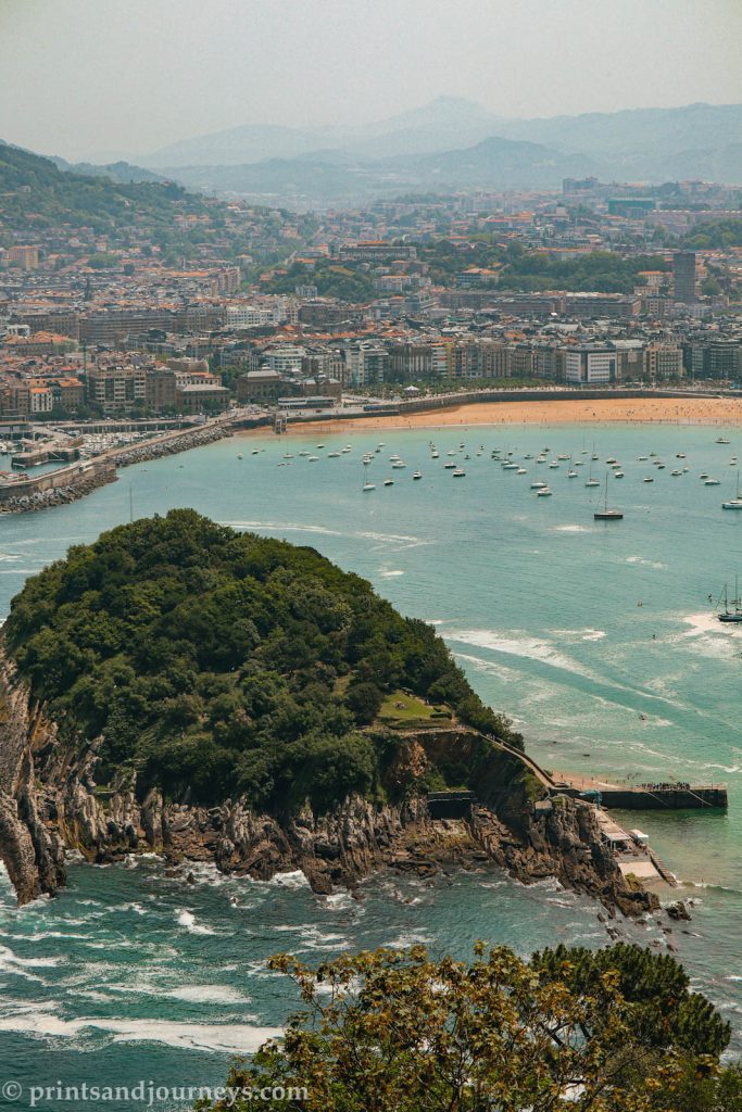 San sebastian showing the city and the beach from above