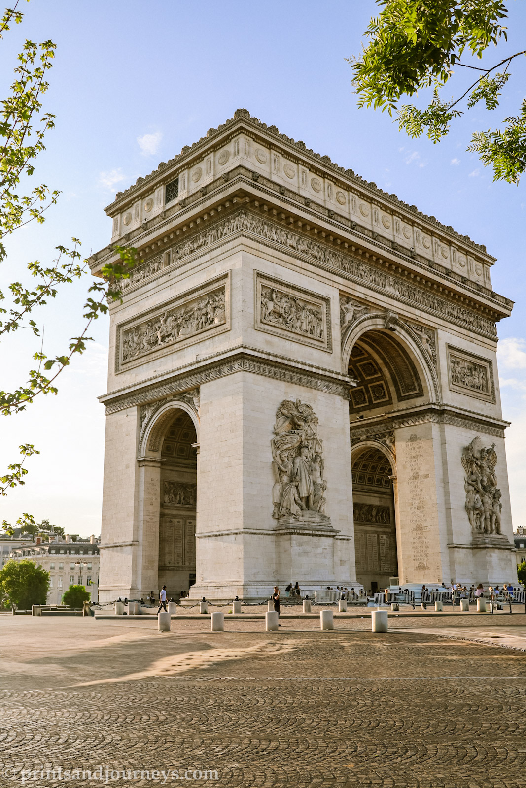 the arc de triomphe taken from the street