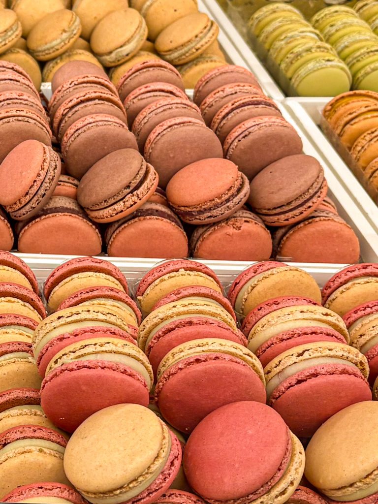 Paris Food & Nightlife: Extensive Guide by Arrondissement – A Local Parisian’s Picks